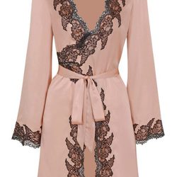 Bata rosa palo de la colección Holiday de Agent Provocateur otoño/invierno 2015/2016