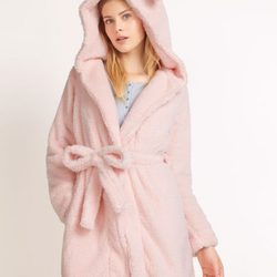 Bata rosa con orejas de la colección otoño/invierno 2015/2016 Sleepwear de Oysho