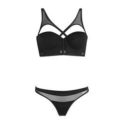 Conjunto negro de la colección de Navidad 2015 de Yamamay