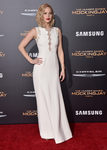 Jennifer Lawrence con vestido largo blanco de Dior en la premiere de Los Ángeles para promocionar la película 'Los Juegos del Hambre'