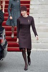 La princesa Charlene de Monaco con vestido y sombrero berenjena en el Día Nacional de Mónaco