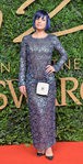 Lily Allen con vestido azul metalizado en los British Fashion Awards 2015
