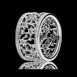 Anillo de plata con detalles florales en malva de la colección primavera/verano 2016 de Pandora