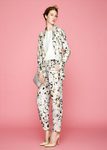 Traje de chaqueta de estampado floral de la colección otoño/invierno 2015/2016 de Dolores Promesas