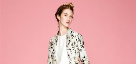 Traje de chaqueta de estampado floral de la colección otoño/invierno 2015/2016 de Dolores Promesas
