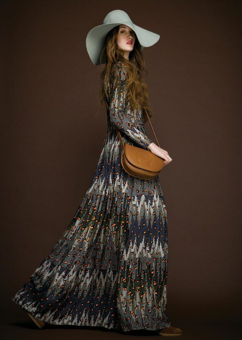 Vestido estampado en tonos grises y beige de la colección otoño/invierno 2015/2016 de Dolores Promesas