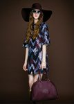 Vestido estampado en tonos burdeos, azul y negro de la colección otoño/invierno 2015/2016 de Dolores Promesas