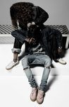 Rihanna posando en la campaña con la segunda entrega de su colección de zapatillas 'Puma by Rihanna'