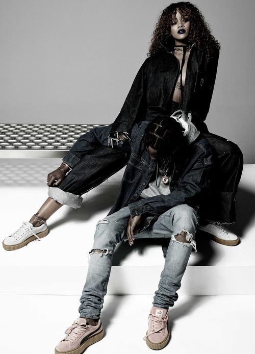 Rihanna con la segunda entrega de su colección de zapatillas 'Puma by Rihanna'