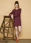 Vestido burdeos con estampado de tacones de la colección otoño/invierno 2015/2016 de Dolores Promesas