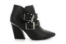Botín negro con hebillas de la colección otono/invierno 2015/2016 de Alma en Pena