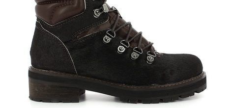 Bota de montaña negra de la colección otono/invierno 2015/2016 de Alma en Pena