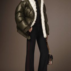 Chaquetón verde de la pre colección otoño/invierno 2015/2016 de Burberry