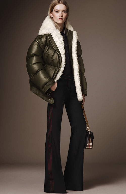 Chaquetón verde de la pre colección otoño/invierno 2015/2016 de Burberry