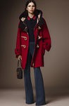 Trenca roja de la pre colección otoño/invierno 2015/2016 de Burberry 