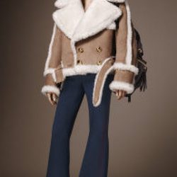  Abrigo beige con pelo en el interior de la pre colección otoño/invierno 2015/2016 de Burberry
