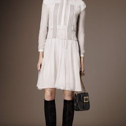 Chaquetón blanco de pelo de la pre colección otoño/invierno 2015/2016 de Burberry