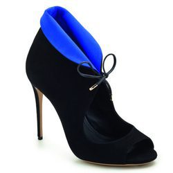 Botín de tacón negro de la colección Edgargo Osorio for Salvatore Ferragamo