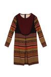 Vestido en tonos tierra de estampado geométrico de la colección otoño/invierno 2015/2016 de Dolores Promesas