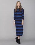 Vestido de rayas en tonalidades azules de la colección Tartán de Invierno 2015/2016