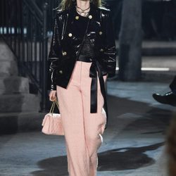 Pantalón palazzo rosa cuarzo de la colección 'Métiers d'Art Paris à Rome 2015/2016' de Chanel