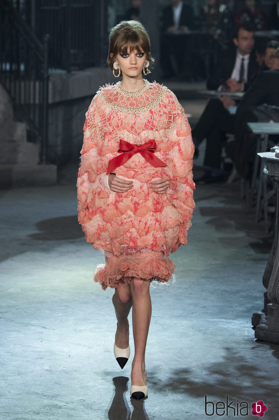 Vestido de plumas pintadas de la colección 'Métiers d'Art Paris à Rome 2015/2016' de Chanel