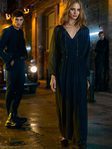 Modelo con mono largo negro de Massimo Dutti AW 2015