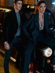 Modelos con traje sastre oscuros de Massimo Dutti AW 2015