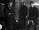 Modelos en blanco y negro con trajes de Massimo Dutti AW 2015
