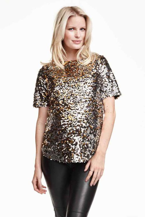 Top con lentejuelas doradas de la línea premamá de H&M para la temporada AW 2015