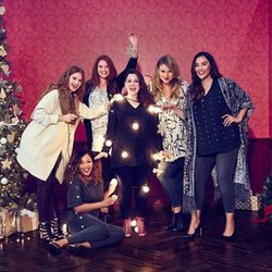 Melissa McCarthy con modelos y luces para 'Seven7'