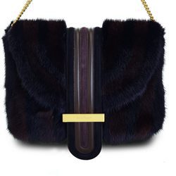 Clutch negro en piel de visón y becerro de Salvatore Ferragamo temporada invierno 2015
