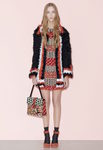 Vestido mini con estampado retro y abrigo de visón para la línea Pre-Fall 2016 de Valentino