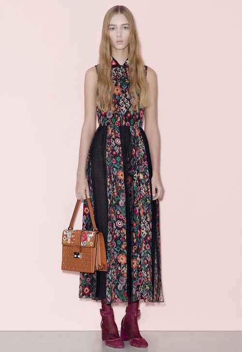Vestido largo con mix de tejidos en tul transparente y estampado para la línea Pre-Fall 2016 de Valentino