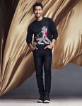 Total black en prendas masculinas para la línea 'We are in love' de la colección H&M para el año nuevo chino