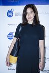 Verónica Sánchez con bolso en dos colores de Paula Franco
