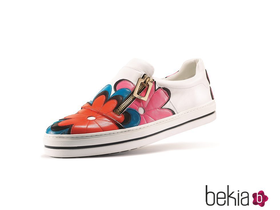 Zapatilla con detalle floral de la colección 'Sneaky VIV' de Roger Vivier