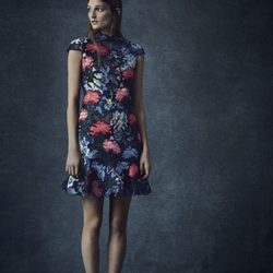 Vestido midi con detalles florales de la colección Pre-Fall 2016 de Erdem