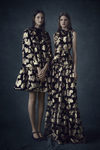 Vestidos con detalles dorados de la colección Pre-Fall 2016 de Erdem