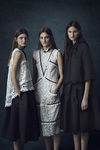 Vestidos con encajes en blanco y negro de la colección Pre-Fall 2016 de Erdem