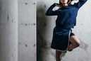 Falda estilo tenis y jersey azul de la colaboración 'NikeLab x Sacai' para 2016