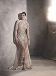 Cristina Pedroche deslumbra con vestido de Pronovias en las Campanadas 2016