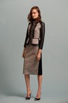 Traje chaqueta y falda recta en negro y crudo para la colección Pre-Fall 2016 de Oscar de la Renta