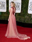 Amber Heard con vestido de corte princesa con detalle floral