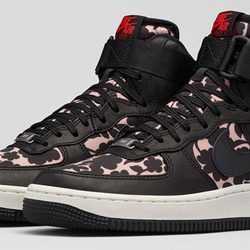 Zapatillas deportivas con estampado 'cameo' de la colección colaborativa Liberty London x Nike