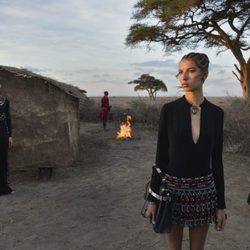 Vestidos en negro con detalles de colores incrustados para Valentino