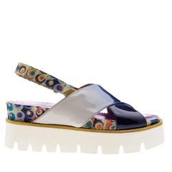 Sandalias planas con estampado psicodélico de colores de Úrsula Mascaró