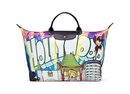 Bolso 'Le Pliage' con estampado graffiti de Jeremy Scott para Longchamp