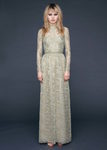 Vestido largo recto de encaje Chantilly en dorado de Reem-Acra