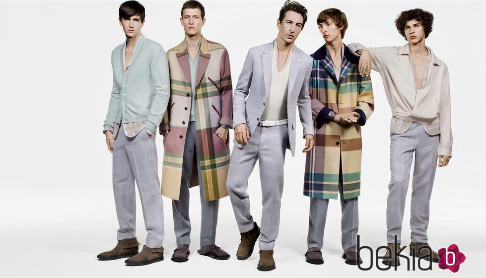Trajes ocres con abrigos de estampado Madras de Ermenegildo Zegna